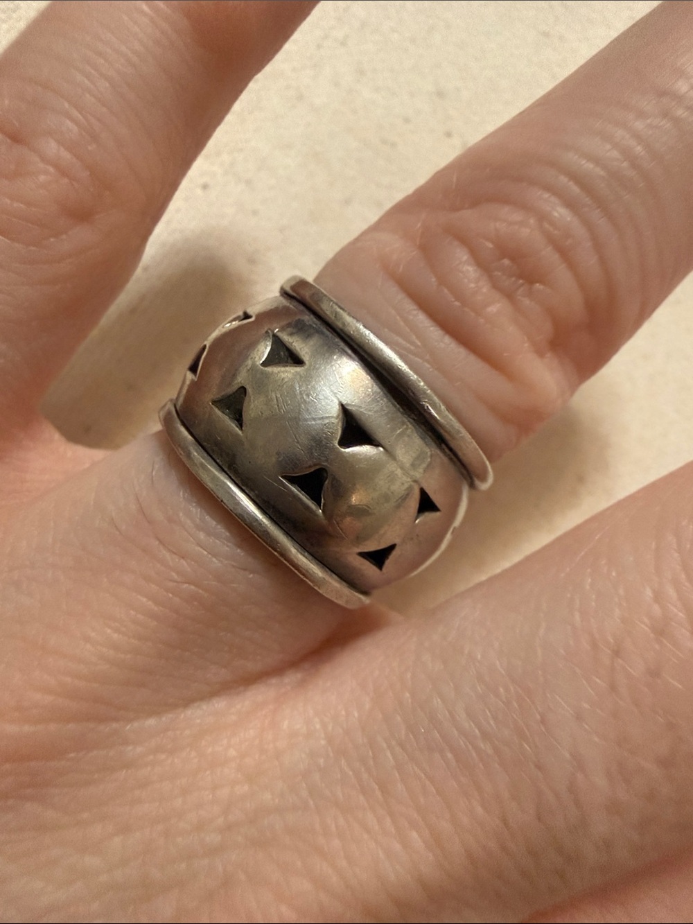 Sterling Silver 925 Chunky Dome Ring W/ Cutout Triangle Pattern size 5.5 - Picture 6 of 10